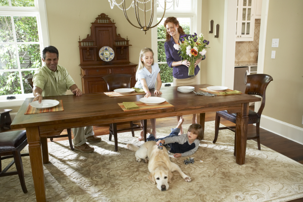 FamilyDining_300415121931_lowres