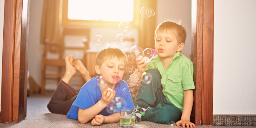 kids-playing-bubbles